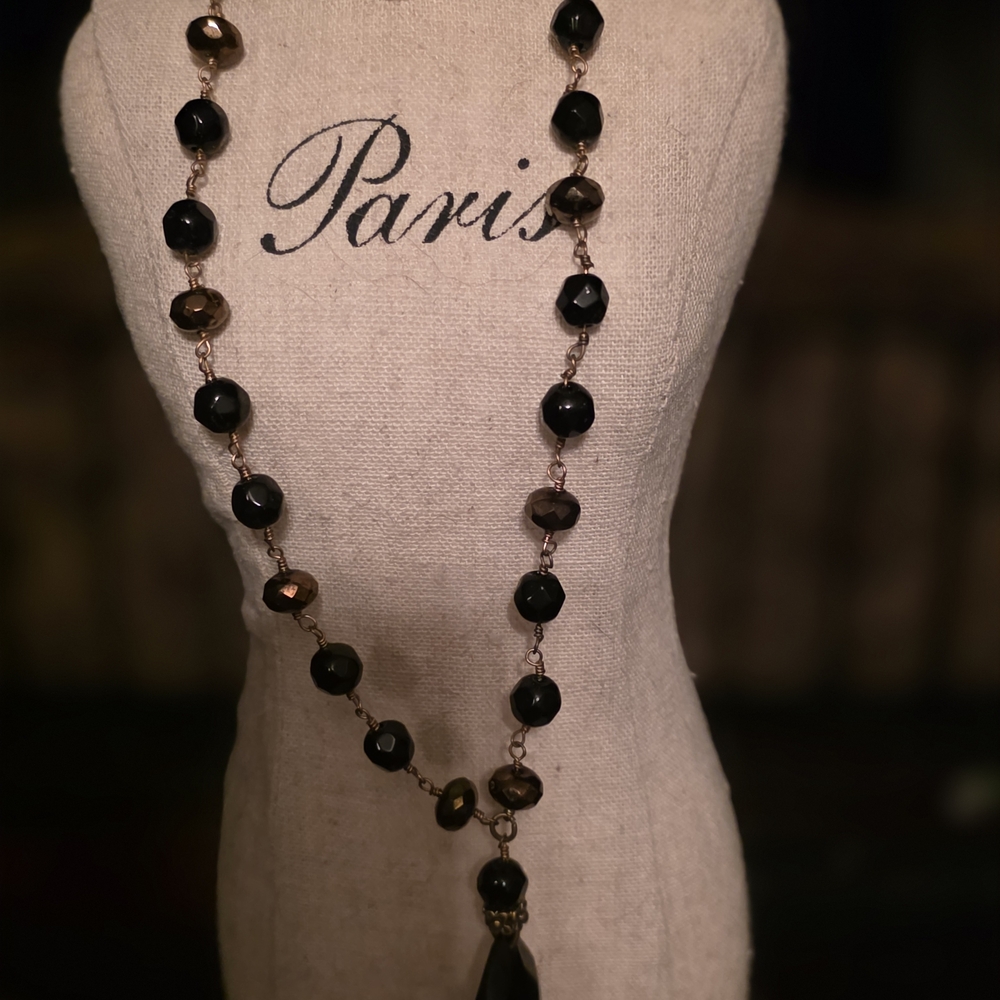 Elegant Black and Gold Beaded Necklace